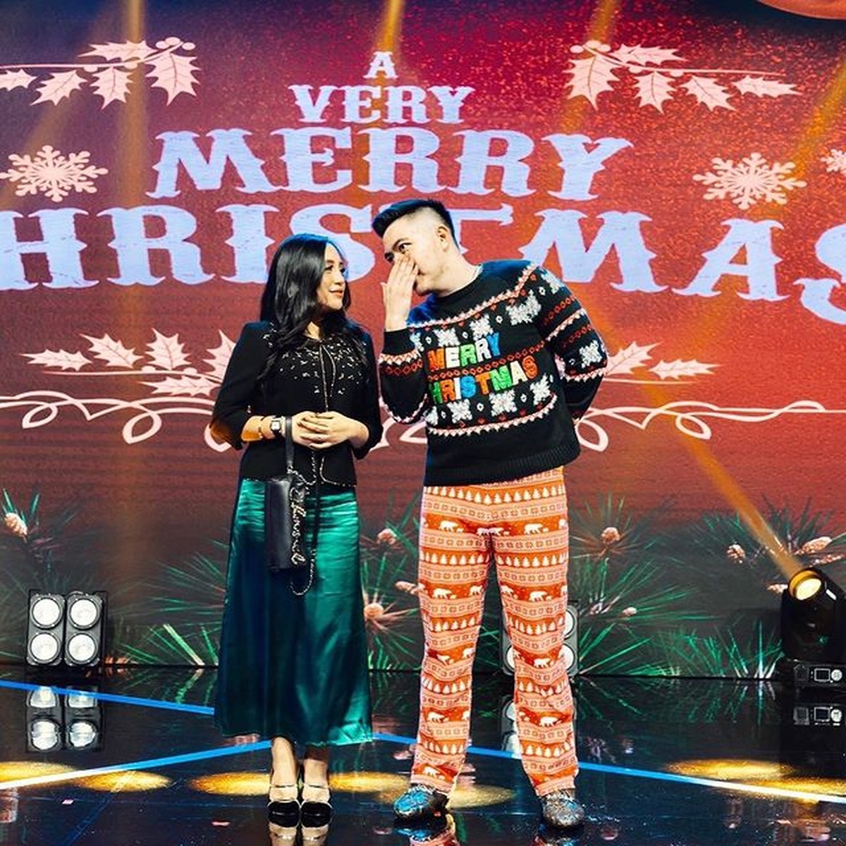 Salmafina dikabarkan dekat dengan Greivance Lumoindong putra pendeta&comma; mereka baru saja rayakan natal bareng&period; Yuk intip&excl;