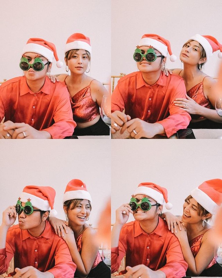 Awkarin dan tunangannya baru saja merayakan natal bareng, sang tunangan yang beda agama diisukan mualaf. Yuk intip!