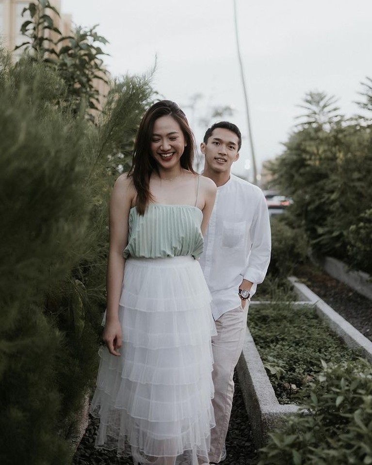 7 Potret Shanju Eks JKT 48 & Jonatan Christie yang Resmi Tunangan Kabar bahagia datang dari Shanju eks JKT 48 dan Jonatan Christie yang telah resmi bertunangan. Yuk intip potret mereka!