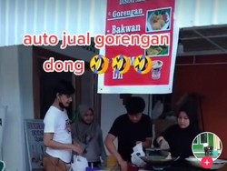Basah Kuyup! 5 Orang Ini Tetap Asyik Makan Meskipun Banjir dan Hujan Deras