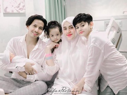 Fairuz A Rafiq Ceritakan Momen Kelahiran Anak ke-3, Sempat Panik karena Hal Ini
