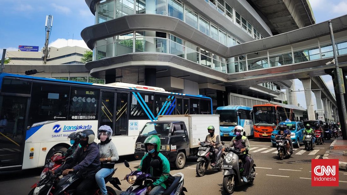 FOTO: Menjajal Halte Integrasi CSW, Simpul Transportasi Baru di DKI