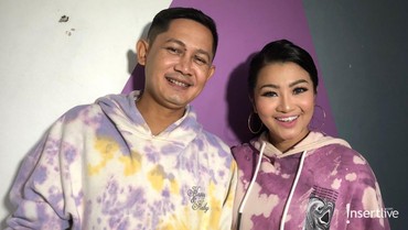 img-title Fitri Carlina Izinkan Poligami, Suami Justru Ingin Nikah Sekali Seumur Hidup