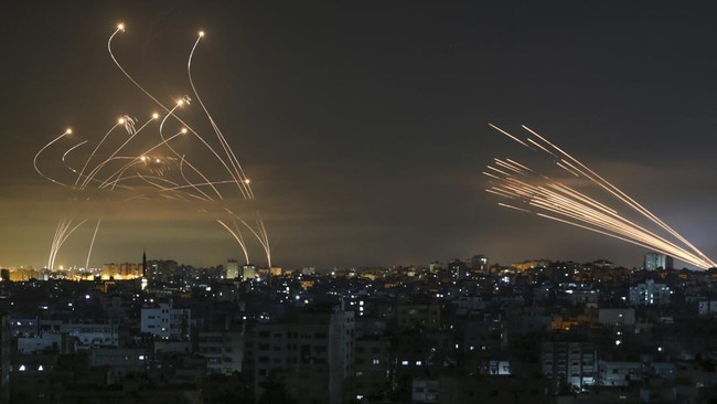 Apa Beda 'Kubah' Anti-Rudal Golden Dome AS dan Iron Dome Israel? Apa beda prinsip kerja 'kubah' anti-rudal Goldem Dome AS dengan Iron Dome Israel.