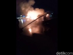 Kapal Dishub Sulsel KM Banawa 28 Terbakar di Pantai Losari Makassar