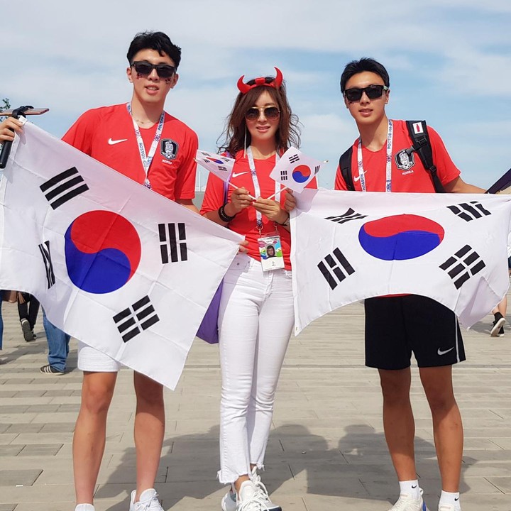 <p>Jadi Bunda dua anak, Cha Young Ju sangat akrab dengan kedua anak-anaknya, lho. Shin Jae Won bahkan kerap mengunggah potret kebersamaan mereka di Instagram. (Foto: Instagram @shin_jaewon77)</p>