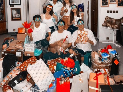 7 Pasangan Artis Beda Agama yang Rayakan Natal Bersama, Harmonis Bun