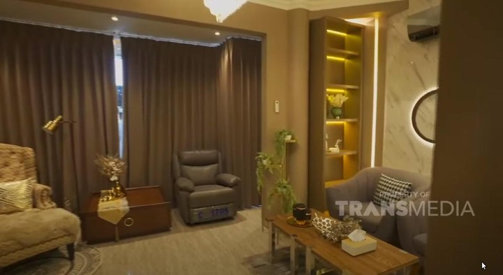 Rumah Mewah Aswin Yanuar