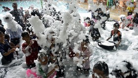 FOTO: Semarak Libur Natal dari Seluruh Penjuru Negeri