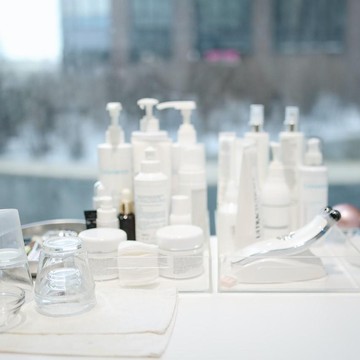 img-title Jangan Asal Simpan, 4 Produk Skincare Ini Sebaiknya Simpan di Kulkas Agar Tetap Awet dan Segar