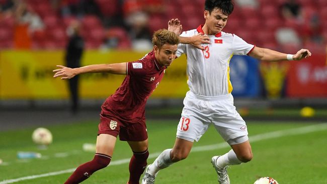 Alexandre Polking menyebut dua laga tandang melawan Indonesia dan Malaysia sangat membantu Thailand jelang melawan Vietnam pada leg 1 final Piala AFF 2022.