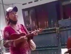 Pujian Addie MS ke Ibu-ibu Pengamen Keroncong yang Viral Bersuara Merdu