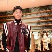 Potret Stylish Wi Ha Joon, Aktor Korea yang Naik Daun di 2021