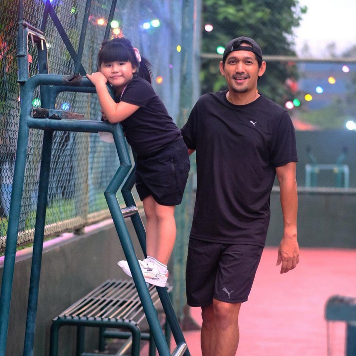 <p>Tingkah Yaya yang imut seringkali membuat Ibnu gemas lho, Bunda. Dalam unggahan di media sosial, Ibnu sering berbagi video lucu Yaya yang sedang menghabiskan waktu bersamanya. (Foto: Instagram @ibnujamilo)</p>