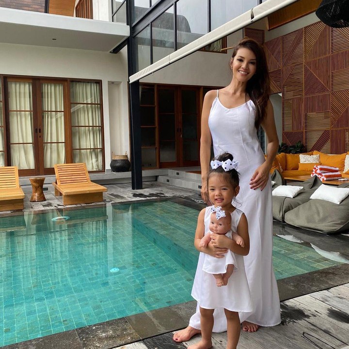 <p>Anak kedua Farah Quinn bernama Amaria atau akrab disapa Yaya, Bunda. Farah jarang mengekspose anak bungsunya ini di televisi. (Foto: Instagram @farahquinnofficial)</p>