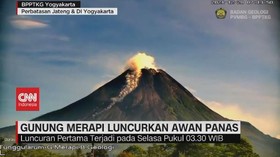VIDEO: Gunung Merapi Luncurkan Awan Panas