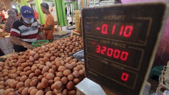 FOTO: Kenaikan Harga Telur Ayam Saat Natal dan Tahun Baru