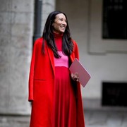 Berani Beda dengan Tampil Stylish Memakai Warna-warna Unik Berikut