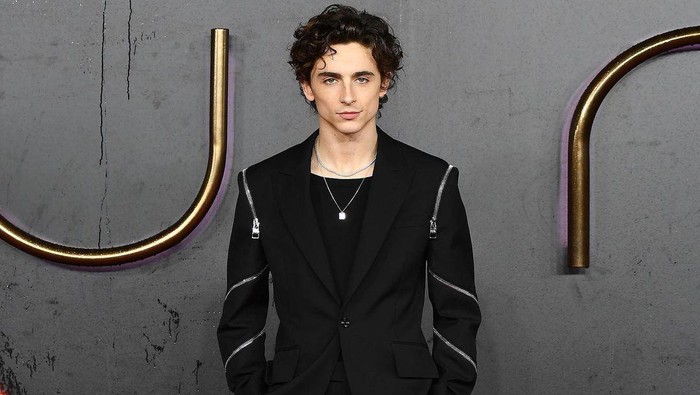 5 Selebriti Pria dengan Fashion Paling Mencuri Perhatian di 2021