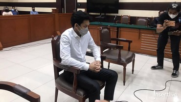 img-title Video Gaga Mabuk Muncul Lagi, Erika Carlina Persembahkan sebagai Bukti