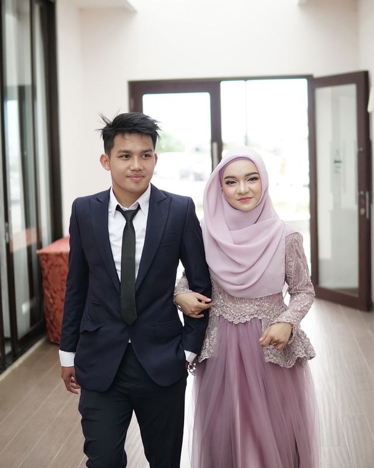 Para pemain timnas Indonesia yang akan bertanding nanti malam memiliki Woman and Girlfriends &lpar;WAGs&rpar; yang curi perhatian&period; Yuk intip&excl;