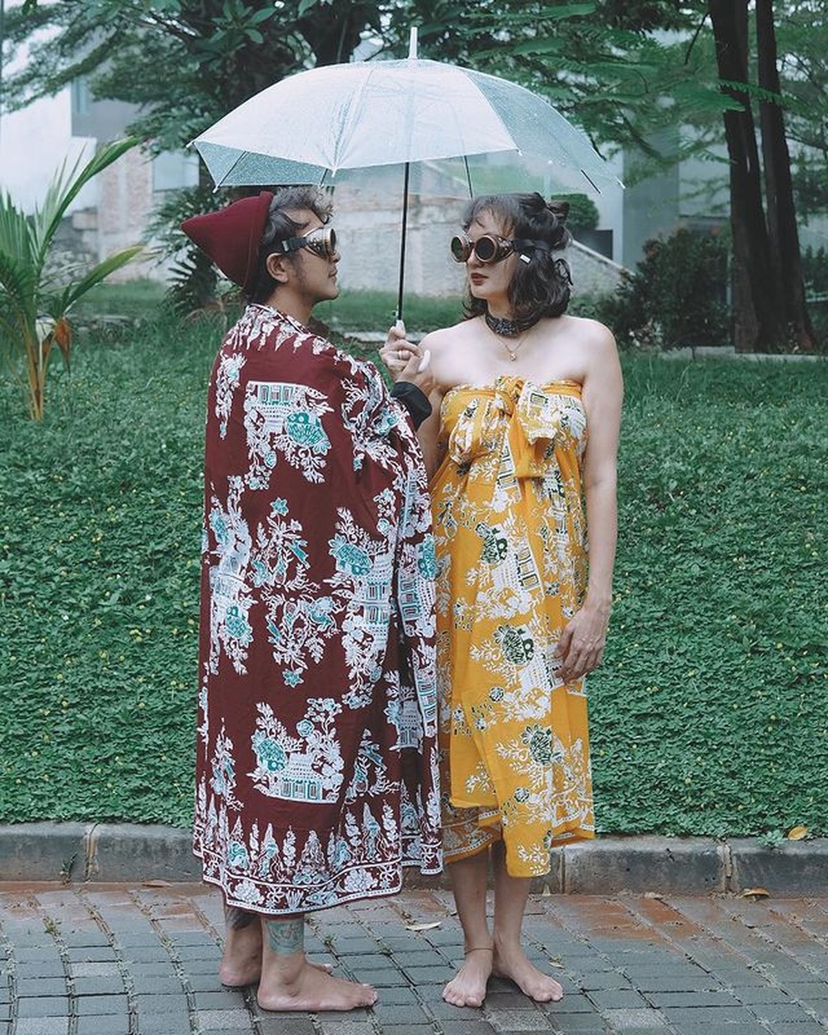 Nadine Chandrawinata melakukan beberapa kali pemotretan kehamilannya dengan konsep berbeda-beda&period; Yuk intip&excl;