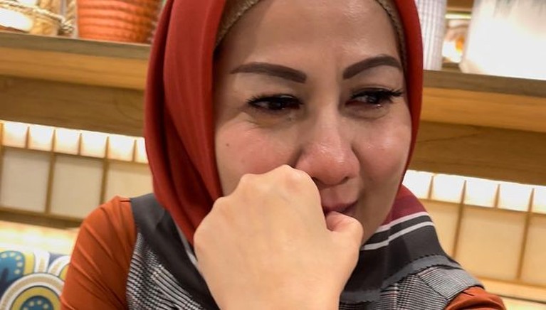 7 Momen Haru Tangis Bahagia Venna Melinda Dilamar Ferry Irawan Ferry Irawan baru saja membagikan kabar bahagia melamar Venna Melinda, yuk kita intip momen harunya!