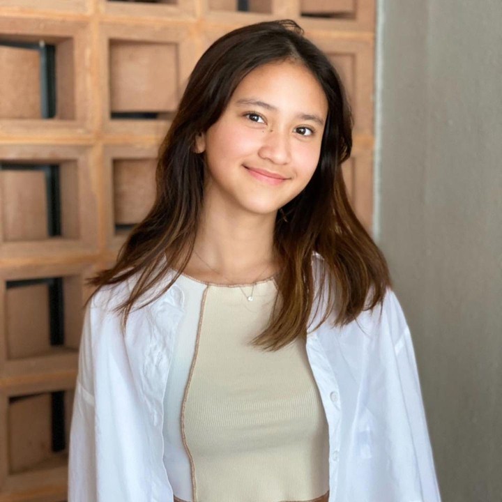 <p>Ferry sering mengunggah foto anak sulungnya itu ke Instagram. Banyak netizen bilang, Leya tumbuh menjadi gadis yang cantik dan manis. (Foto: Instagram @kangferrymaryadi)</p>