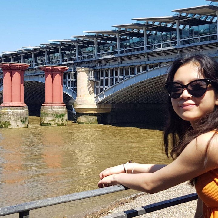 <p>Hangout bersama Serra Abbie yang beranjak remaja, keduanya disebut seperti kakak beradik. (Foto: Instagram @angie_virgin)</p>