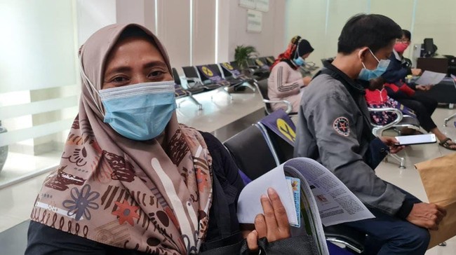 Yani Suryani (39), warga Kabupaten Karawang merasakan langsung bagaimana bermanfaatnya program JKN-KIS.