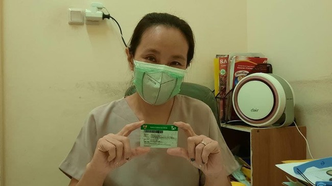 dr. Fenny Melita Pranoto (46) yang membuka praktik merupakan salah satu FKTP di Kupang yang bermitra dengan BPJS Kesehatan dan memanfaatkan mobile JKN.