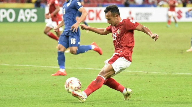Dua gol Chanatip Songkrasin membuat gelandang Thailand itu sejajar dengan rekannya Teerasil Dangda sekaligus menyalip Irfan Jaya dalam top skor Piala AFF 2021.