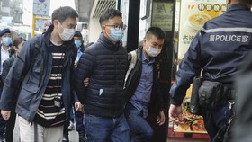 Hong Kong Razia Media Pro-demokrasi Stand News, Tangkap Pimred