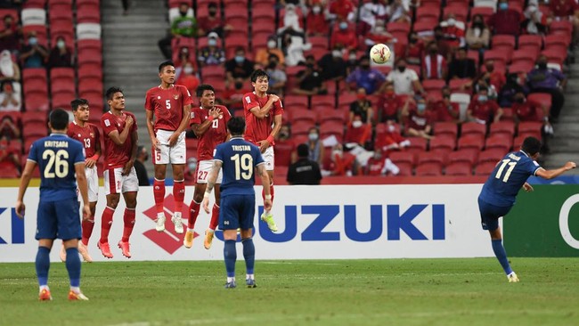 Pelatih Shin Tae Yong membongkar penyebab Timnas Indonesia tidak berdaya dengan dibungkam 0-4 oleh Thailand pada leg pertama final Piala AFF 2021 (2020).