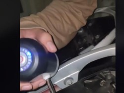 Duh, Bahaya! Viral Sedot Bensin Pakai Pompa Elektrik Galon Air