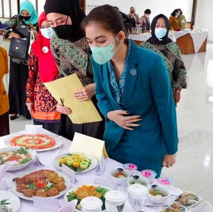 <p>Selvi secara otomatis dilantik menjadi ketua seiring dengan resminya Gibran Rakabuming Raka dilantik menjadi Wali Kota Solo. (Foto: Instagram @pkkkotasurakarta)</p>