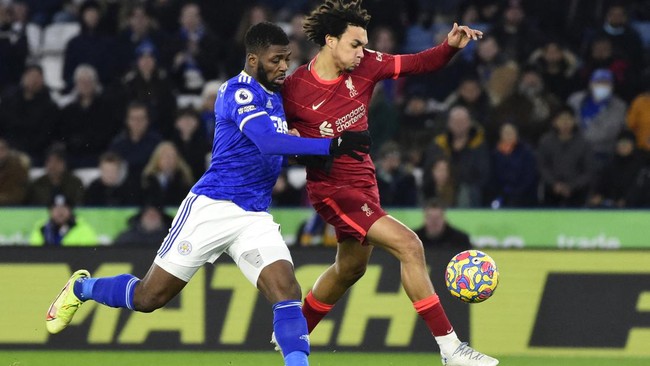 Klasemen Liga Inggris 2021/2022 mengalami perubahan usai Liverpool kalah dari Leicester City.