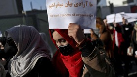 Taliban Larang Perempuan Naik Pesawat tanpa Pendamping Laki-laki