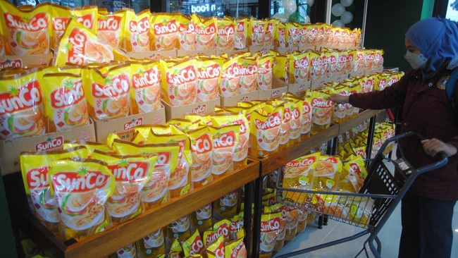 BPS menyebut harga minyak goreng berangsur turun sejak Mei 2022. Penurunan itu ditunjukkan sumbangan deflasi komoditas itu dalam tiga bulan berturut-turut.