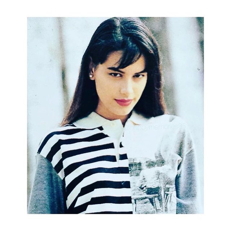 7 Foto Lawas Masa Muda Sophia Latjuba yang Bikin Pangling Sophia Latjuba jadi perbincangan publik usai mengunggah foto lawas masa mudanya. Yuk intip potretnya!