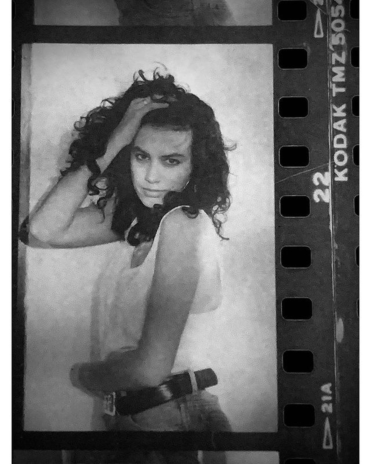 Sophia Latjuba jadi perbincangan publik usai mengunggah foto lawas masa mudanya&period; Yuk intip potretnya&excl;