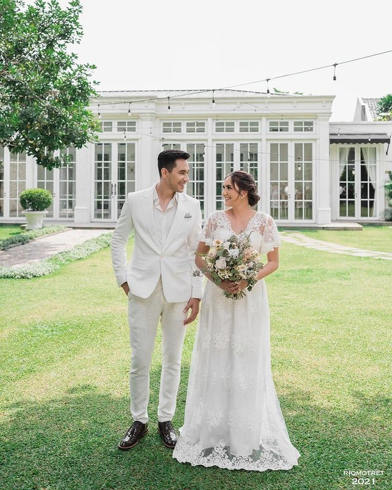 7 Pemotretan Darius Sinathrya & Donna Agnesia 15th Pernikahan Darius Sinathrya dan Donna Agnesia melakukan sesi pemotretan rayakan 15th ulang tahun pernikahan mereka. Yuk intip!