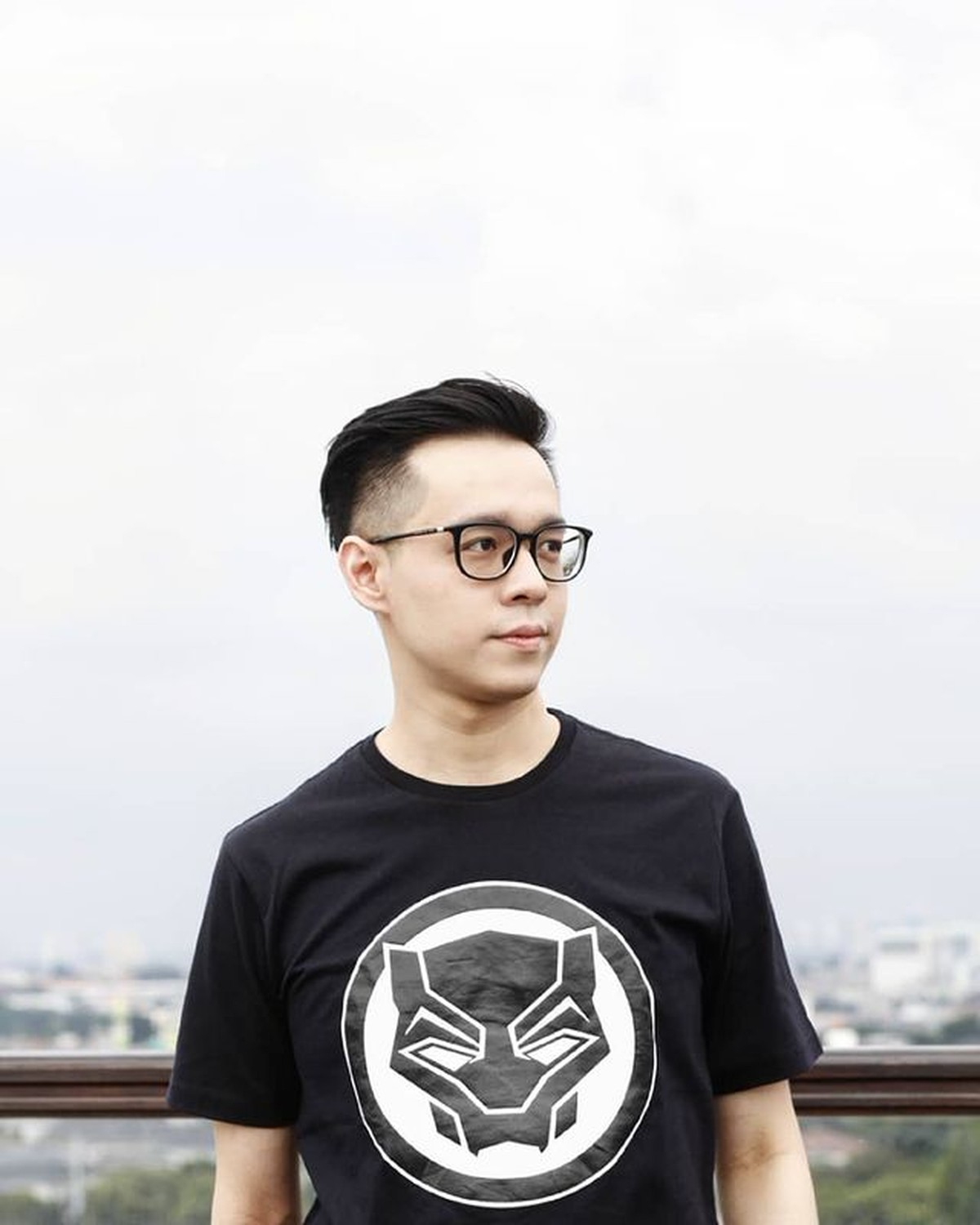 Nama presenter Ardes Goenawan sedang jadi perbincangan usai Timnas Indonesia kalah di final Piala AFF&period; Yuk intip potretnya&excl;