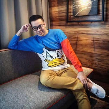 7 Potret Presenter Ardes Goenawan yang Dihujat Usai Indonesia Kalah