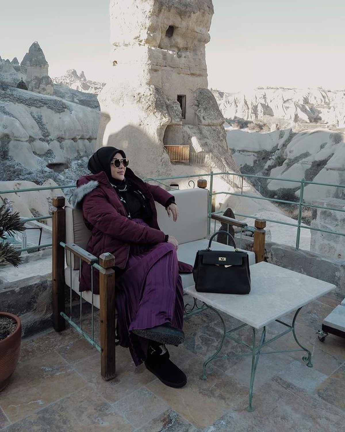 Atta Halilintar dan Aurel Hermansyah tengah menikmati babymoon berkunjung ke Cappadocia&comma; Turkey&period; Yuk intip kemesraan mereka&excl;