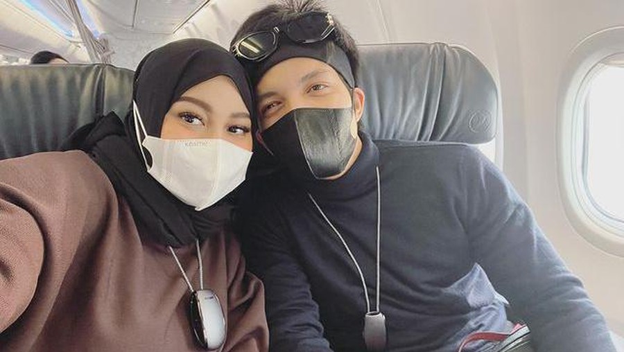 Atta Halilintar dan Aurel Hermansyah tengah menikmati babymoon berkunjung ke Cappadocia, Turkey. Yuk intip kemesraan mereka!