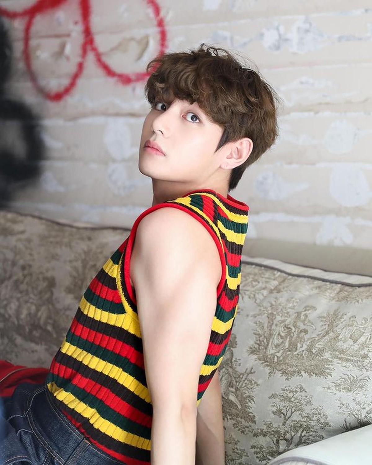 7 Potret V BTS yang Berulang Tahun ke-26