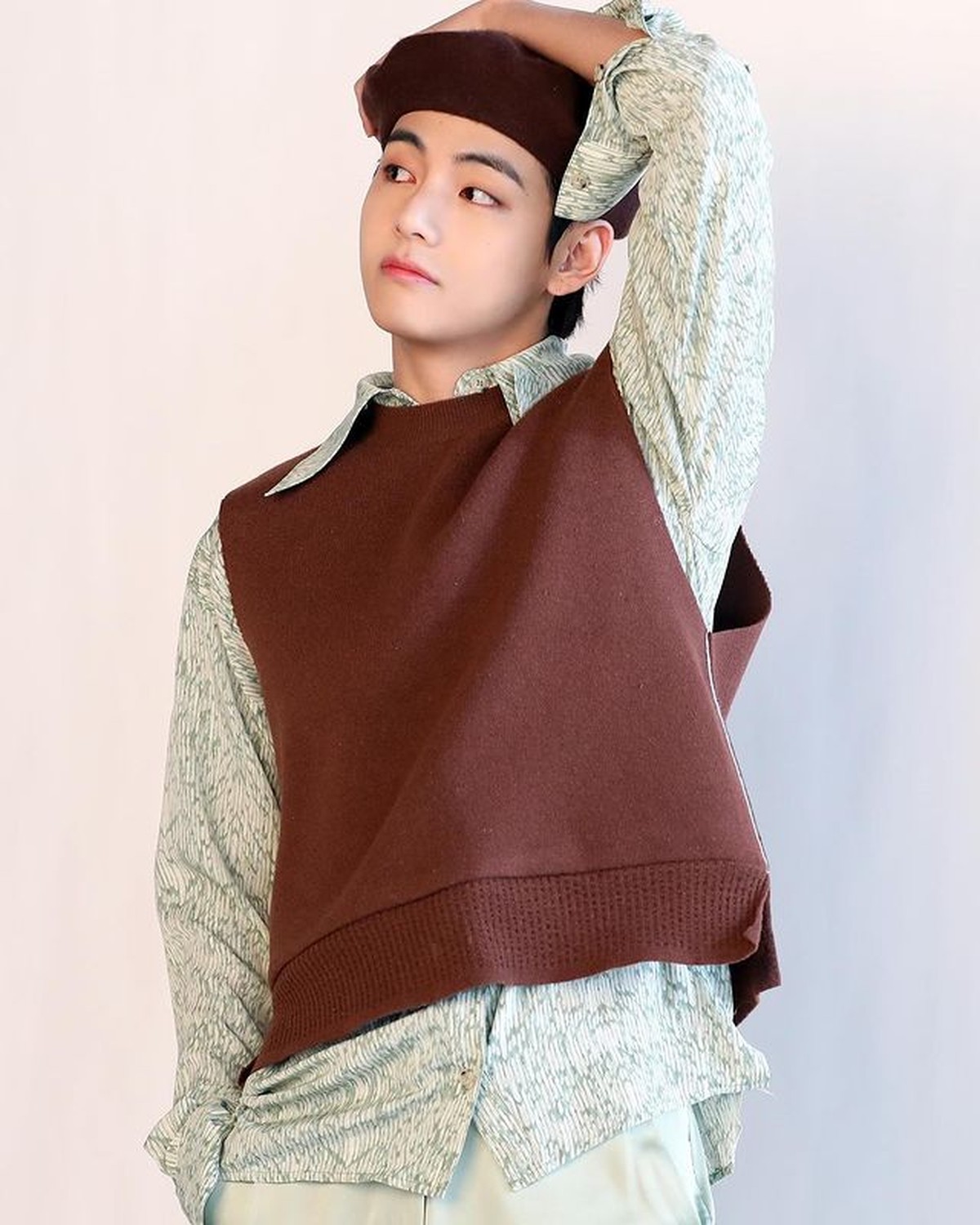 7 Potret V BTS yang Berulang Tahun ke-26