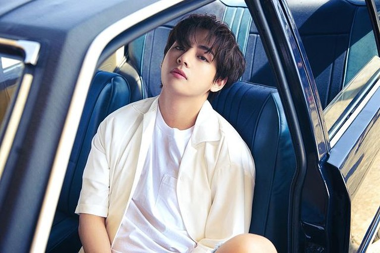 7 Potret V BTS yang Berulang Tahun ke-26