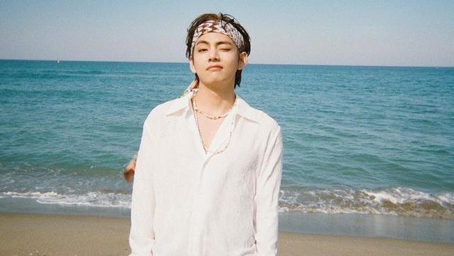 7 Potret V BTS yang Berulang Tahun ke-26